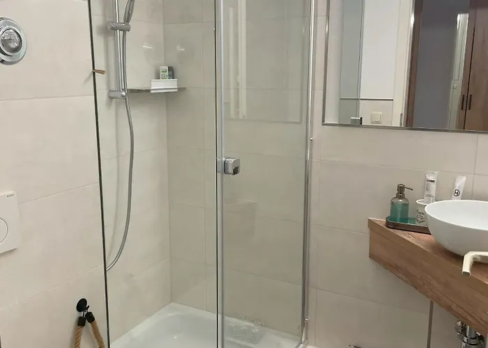 Am Park 公寓 巴德克洛斯特劳尼茨